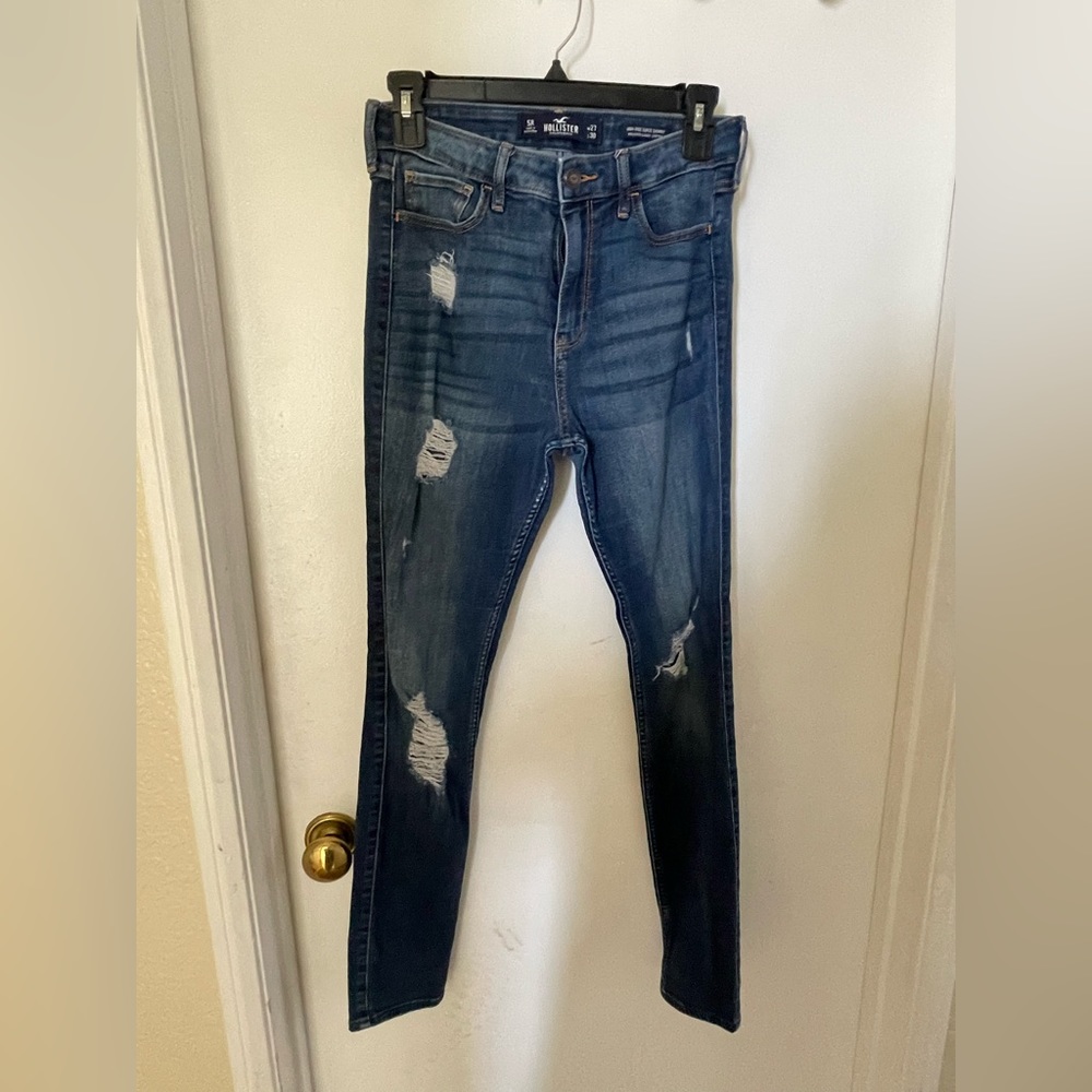 Hollister high rise ripped supper skinny jeans size 5 Reg